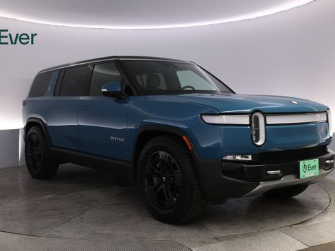 Used 2024 Rivian R1S Adventure AWD/4WD image 13
