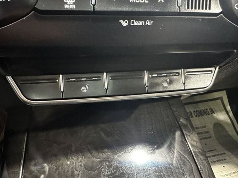 Used 2018 Kia Sorento EX w/ EX Advanced Touring Package FWD image 39