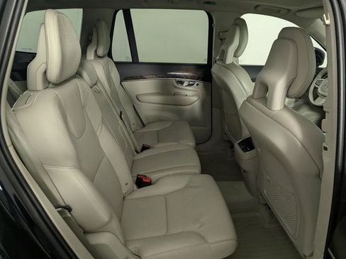 Used 2016 Volvo XC90 T6 Momentum w/ Momentum Plus Package image 27