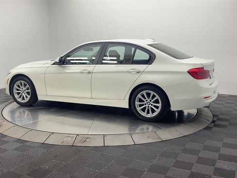 Used 2018 BMW 320i Sedan w/ Convenience Package image 3