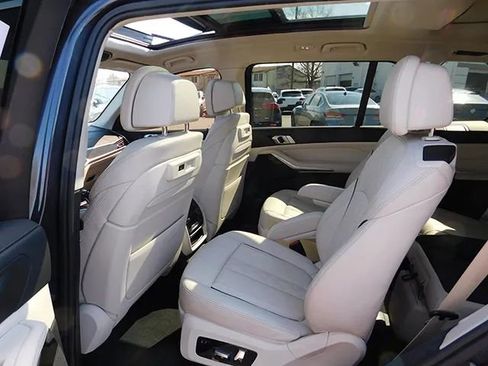 Used 2019 BMW X7 xDrive40i w/ Cold Weather Package image 16