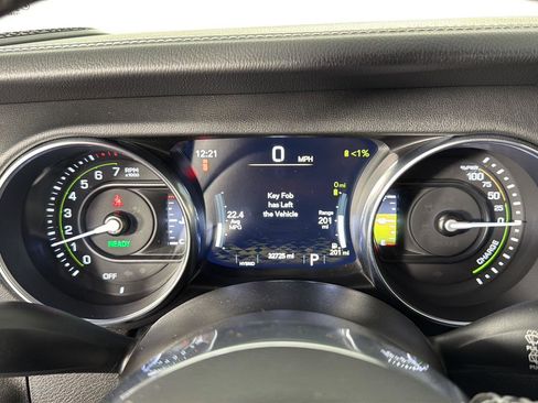 Used 2022 Jeep Wrangler Unlimited Sahara w/ Cold Weather Group AWD/4WD image 42