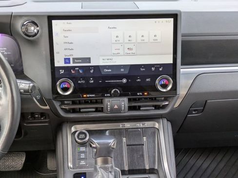 Used 2024 Lexus GX 550 image 16