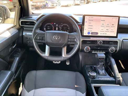 Used 2025 Toyota Tacoma TRD Sport image 5