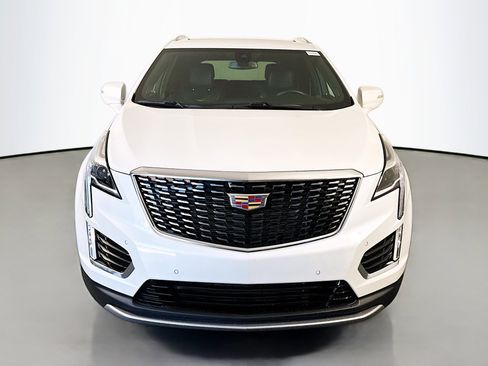 Used 2025 Cadillac XT5 Premium Luxury image 2