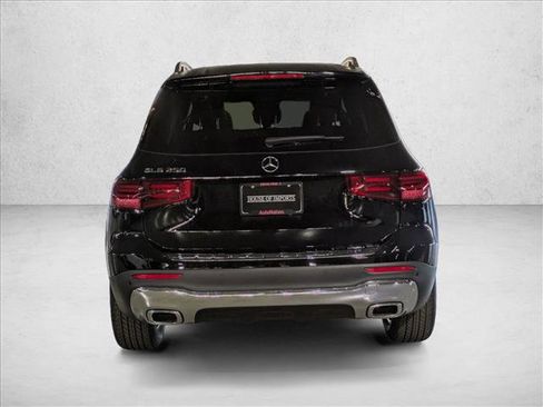 New 2026 Mercedes-Benz GLB 250 image 8