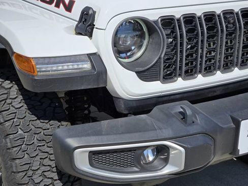 Used 2026 Jeep Wrangler Unlimited Rubicon AWD/4WD image 9