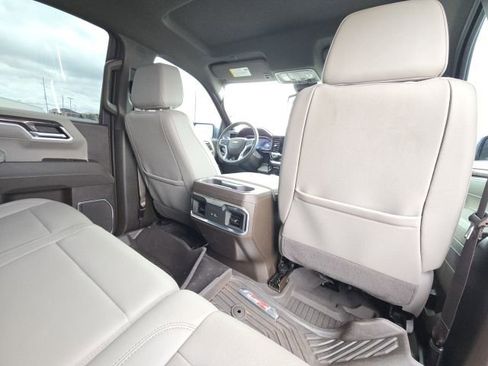Used 2025 Chevrolet Silverado 1500 LTZ image 18