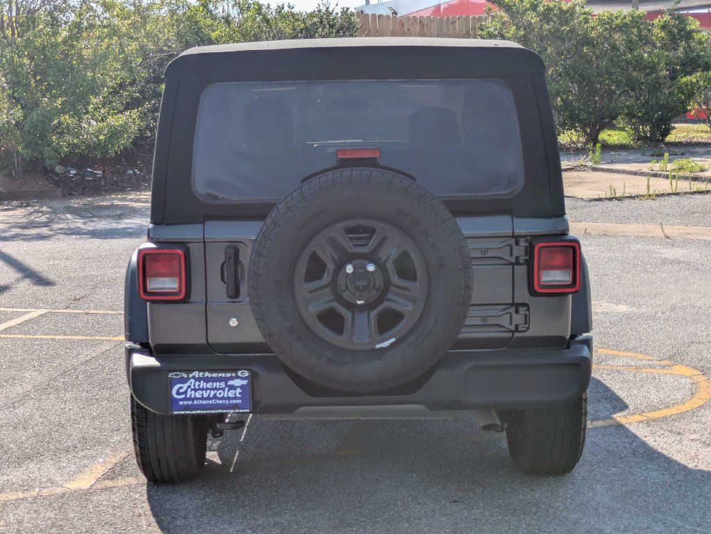 Used 2024 Jeep Wrangler Sport AWD/4WD image 5