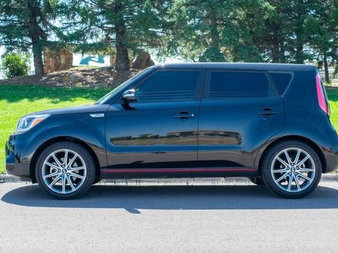 Used 2018 Kia Soul ! w/ Tech Package image 2