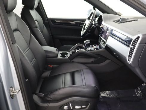 Used 2019 Porsche Cayenne E-Hybrid AWD/4WD image 17
