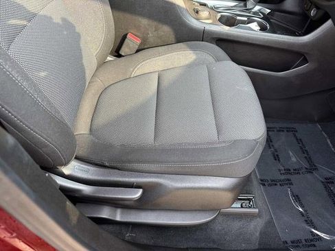 Used 2023 Chevrolet Traverse LT image 10