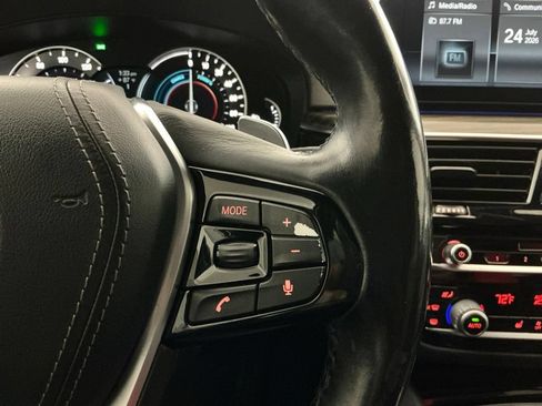 Used 2018 BMW 530e w/ Premium Package 2 RWD image 14
