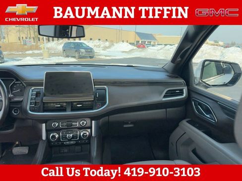 Used 2021 GMC Yukon SLT w/ SLT Premium Package image 16