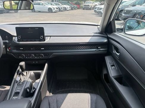 Used 2025 Honda Accord SE image 20