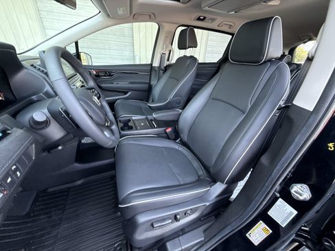 Used 2026 Honda Odyssey Elite image 13