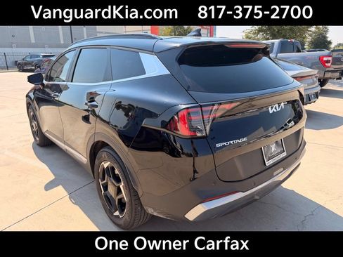 Certified 2026 Kia Sportage EX w/ EX Panorama Roof Package FWD image 2