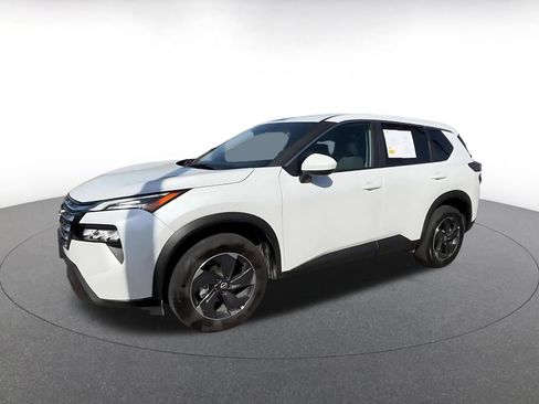 Used 2025 Nissan Rogue SV image 8