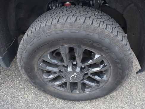 Used 2025 Chevrolet Silverado 2500 Custom w/ Custom Value Package image 12