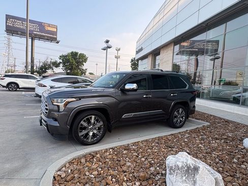 Used 2024 Toyota Sequoia Capstone AWD/4WD image 19