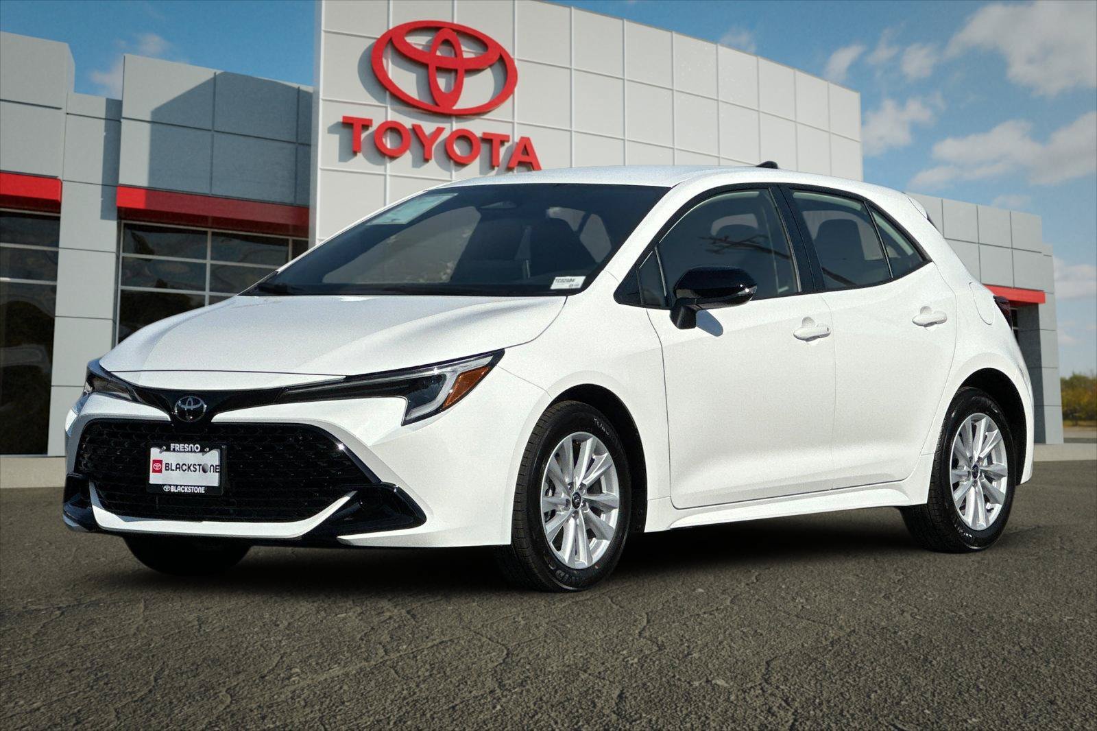 Used 2027 Toyota Corolla SE w/ SE Premium Package FWD image 7