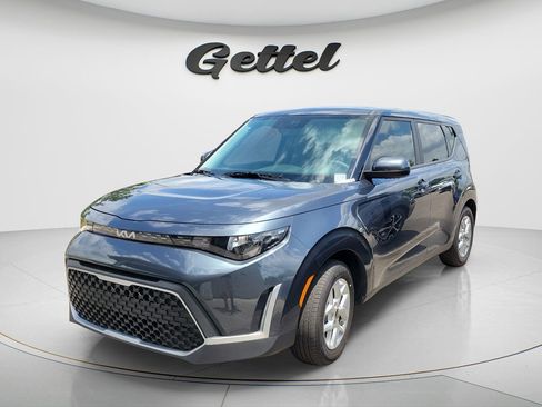 Used 2025 Kia Soul LX w/ LX Technology Package FWD image 1
