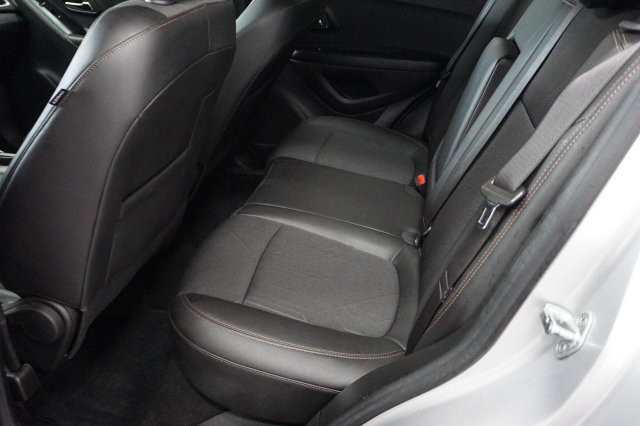 Used 2022 Chevrolet Trax LT w/ LT Convenience Package FWD image 10