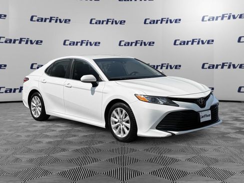 Used 2019 Toyota Camry LE FWD image 8