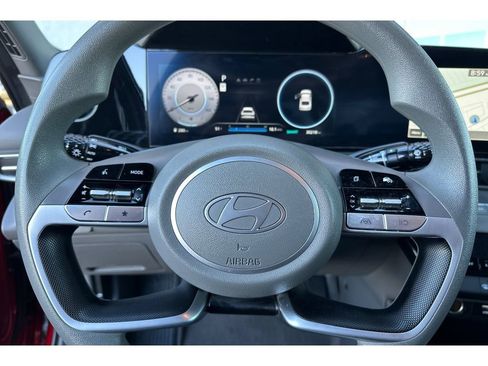 Used 2024 Hyundai Elantra SEL image 25