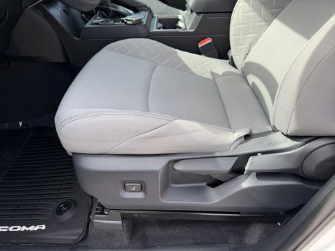 Certified 2026 Toyota Tacoma SR5 AWD/4WD image 25