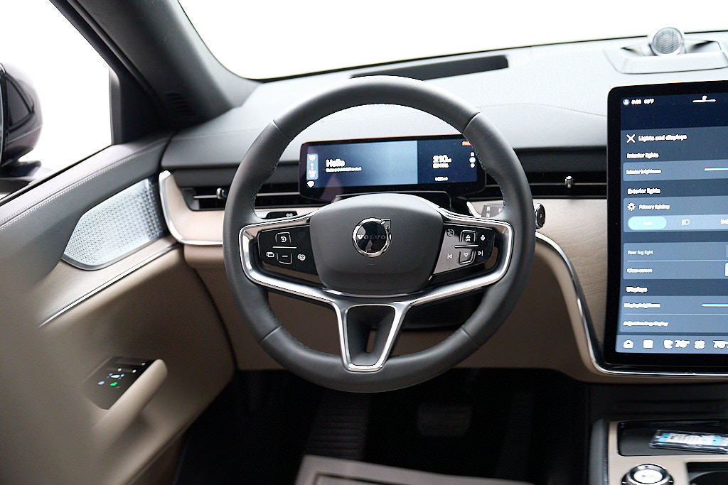 Certified 2025 Volvo EX90 Ultra AWD/4WD image 29