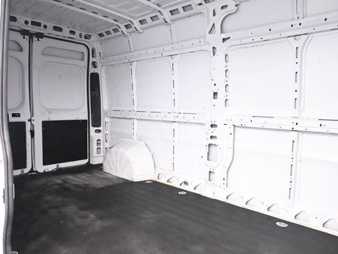 Used 2025 RAM ProMaster 2500 w/ Convenience Group FWD image 18