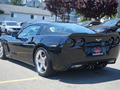 Used 2007 Chevrolet Corvette Coupe w/ Preferred Equipment Group RWD image 5