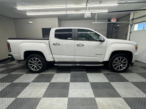 Used 2020 GMC Canyon Denali image 7