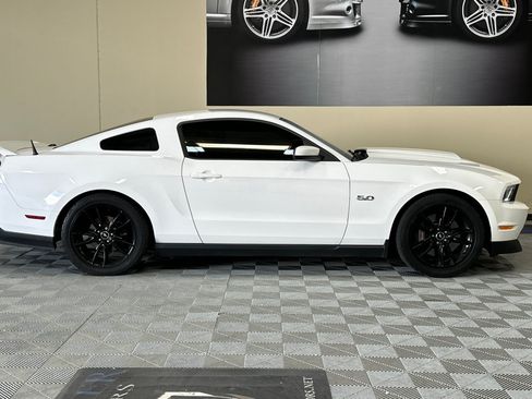 Used 2012 Ford Mustang GT Premium w/ Brembo Brake Pkg RWD image 3