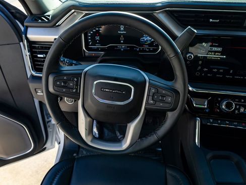 Used 2025 GMC Sierra 3500 Denali w/ Denali Reserve Package image 19