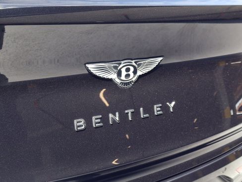 Certified 2023 Bentley Bentayga Extended Wheelbase AWD/4WD image 13