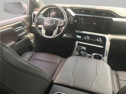 Used 2024 GMC Sierra 1500 Denali w/ Denali Reserve Package AWD/4WD image 6