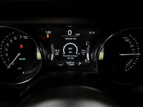 Used 2022 Jeep Wrangler Unlimited Sahara w/ Cold Weather Group image 17