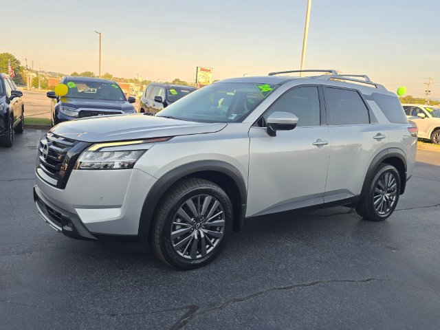 Certified 2024 Nissan Pathfinder SL w/ SL Premium Package AWD/4WD image 7