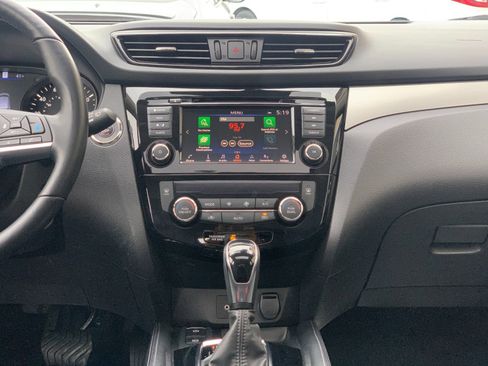 Used 2020 Nissan Rogue Sport SL w/ Premium Package image 26