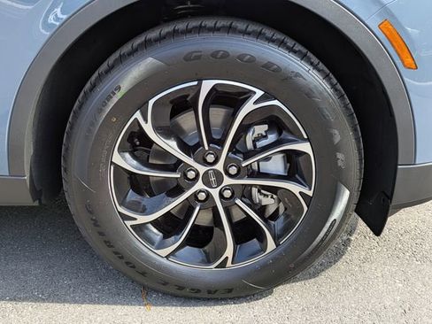 New 2026 Lincoln Nautilus Premier AWD/4WD image 11