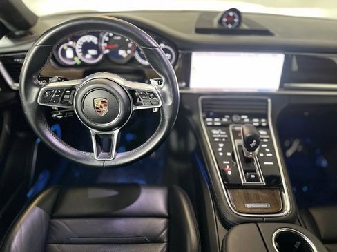 Used 2017 Porsche Panamera 4 image 10