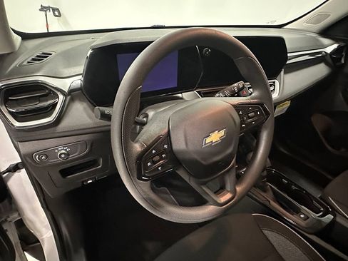Used 2025 Chevrolet TrailBlazer LS w/ LS Convenience Package AWD/4WD image 20