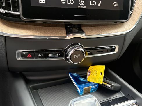 New 2026 Volvo XC60 B5 Plus w/ Protection Package Premier AWD/4WD image 16