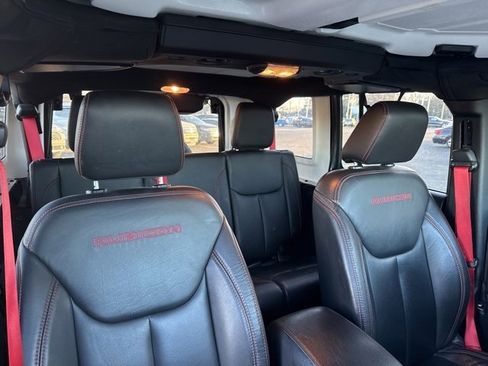 Used 2018 Jeep Wrangler Unlimited Rubicon image 10
