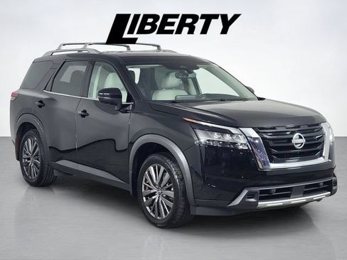 Used 2023 Nissan Pathfinder SL w/ SL Premium Package AWD/4WD image 1