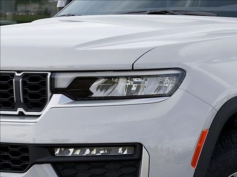 New 2026 Jeep Grand Cherokee Limited AWD/4WD image 10