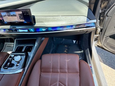 Used 2023 BMW 760i xDrive AWD/4WD image 18