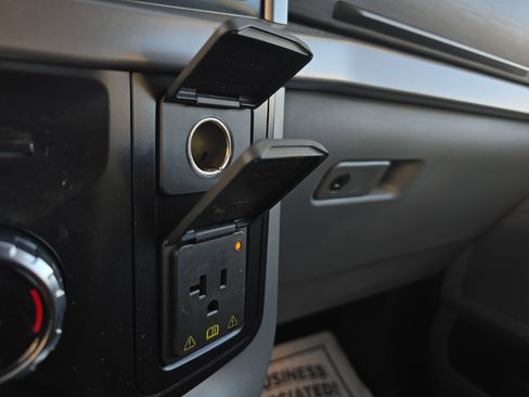 Used 2024 Ford F150 XLT w/ Mobile Office Package image 34